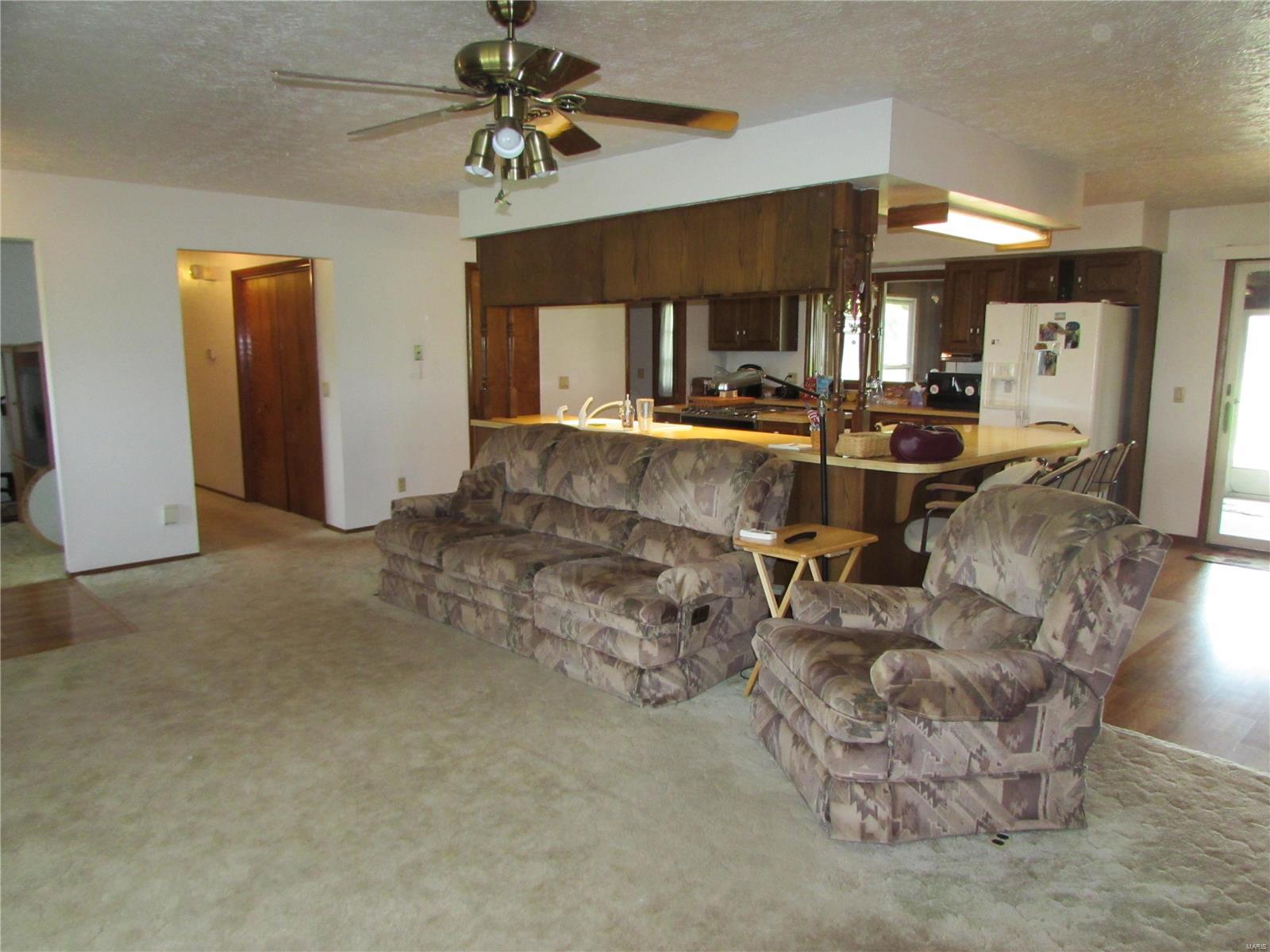 4945 Hazel Road Edwardsville, IL 62025 - Photo 6 of 60