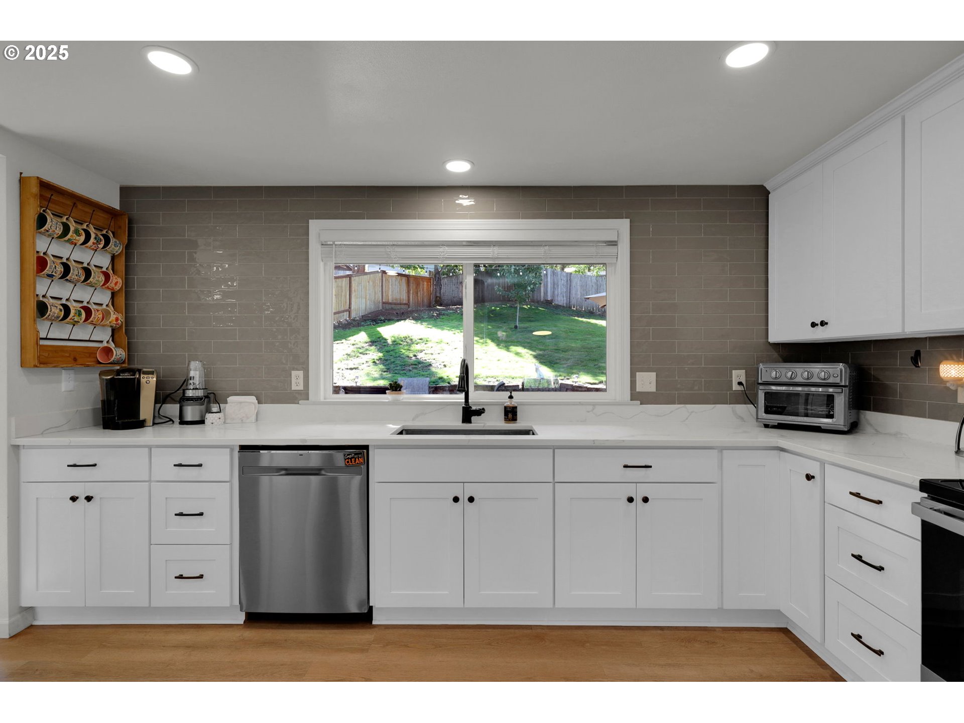 745 South 71st Street Springfield, OR 97478 - Photo 14 of 48