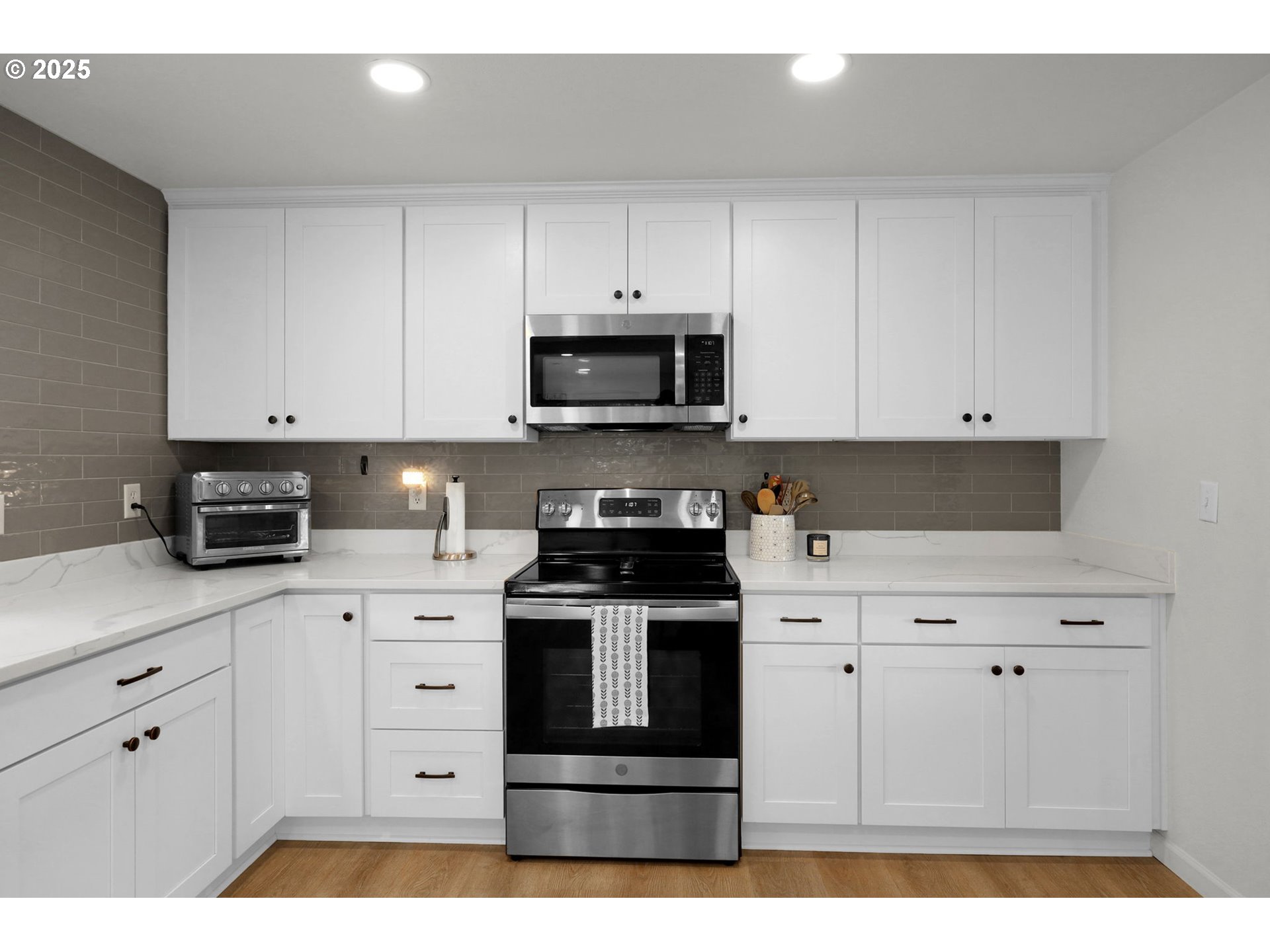 745 South 71st Street Springfield, OR 97478 - Photo 15 of 48