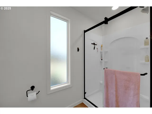 $565,000 | 745 South 71st Street, Springfield, OR 97478