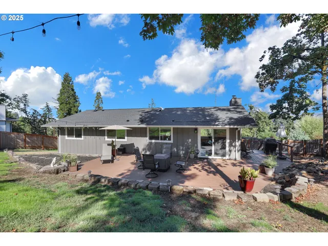 $565,000 | 745 South 71st Street, Springfield, OR 97478