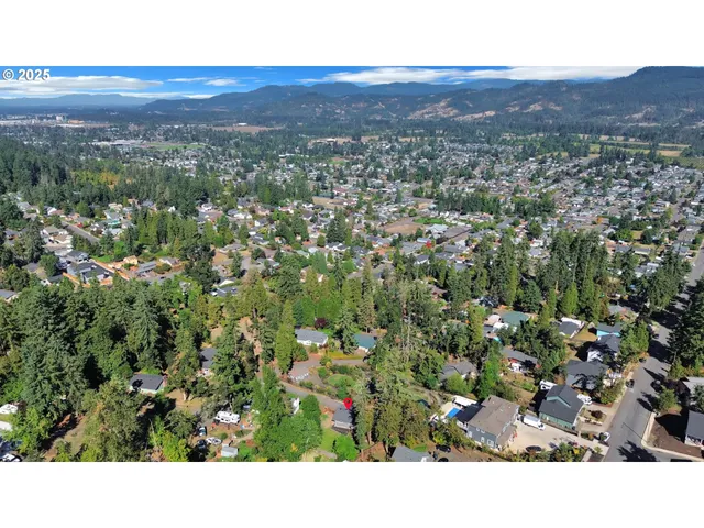 $565,000 | 745 South 71st Street, Springfield, OR 97478