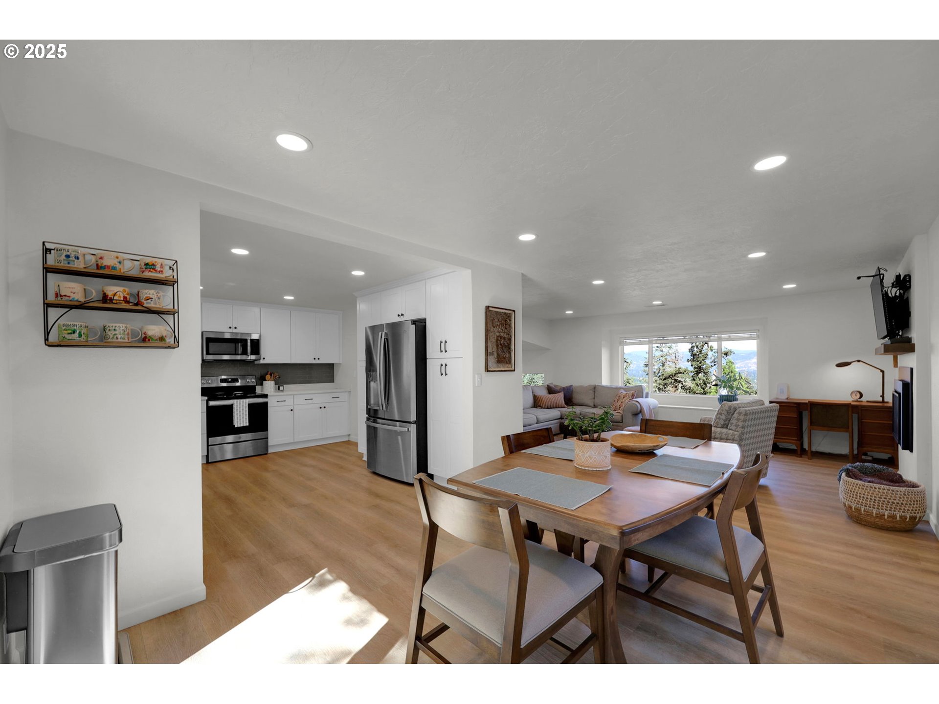 745 South 71st Street Springfield, OR 97478 - Photo 6 of 48