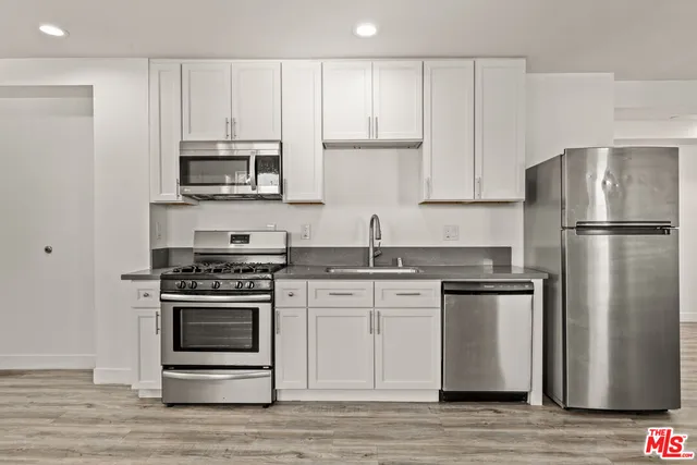 $6,000 | 1147 West 37th Street, Unit 1, Los Angeles, CA 90007