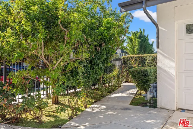 $6,000 | 1147 West 37th Street, Unit 1, Los Angeles, CA 90007