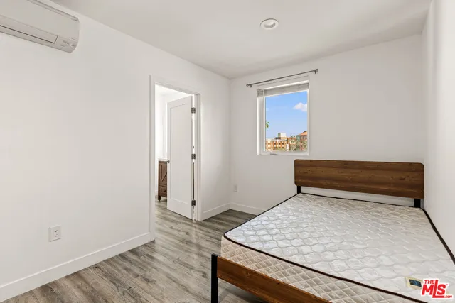 $6,000 | 1147 West 37th Street, Unit 1, Los Angeles, CA 90007