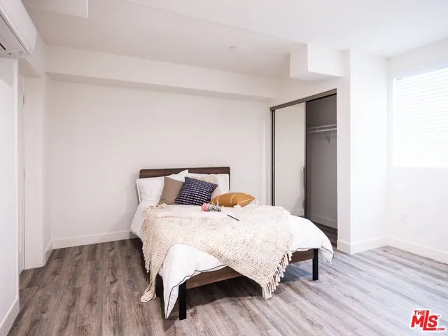 $6,000 | 1147 West 37th Street, Unit 1, Los Angeles, CA 90007