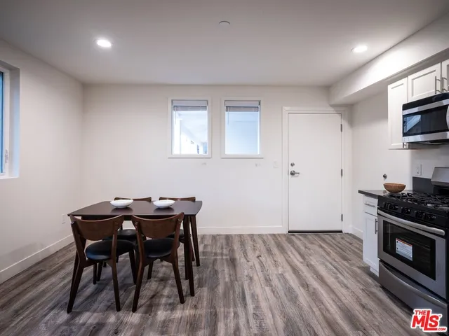 $6,000 | 1147 West 37th Street, Unit 1, Los Angeles, CA 90007