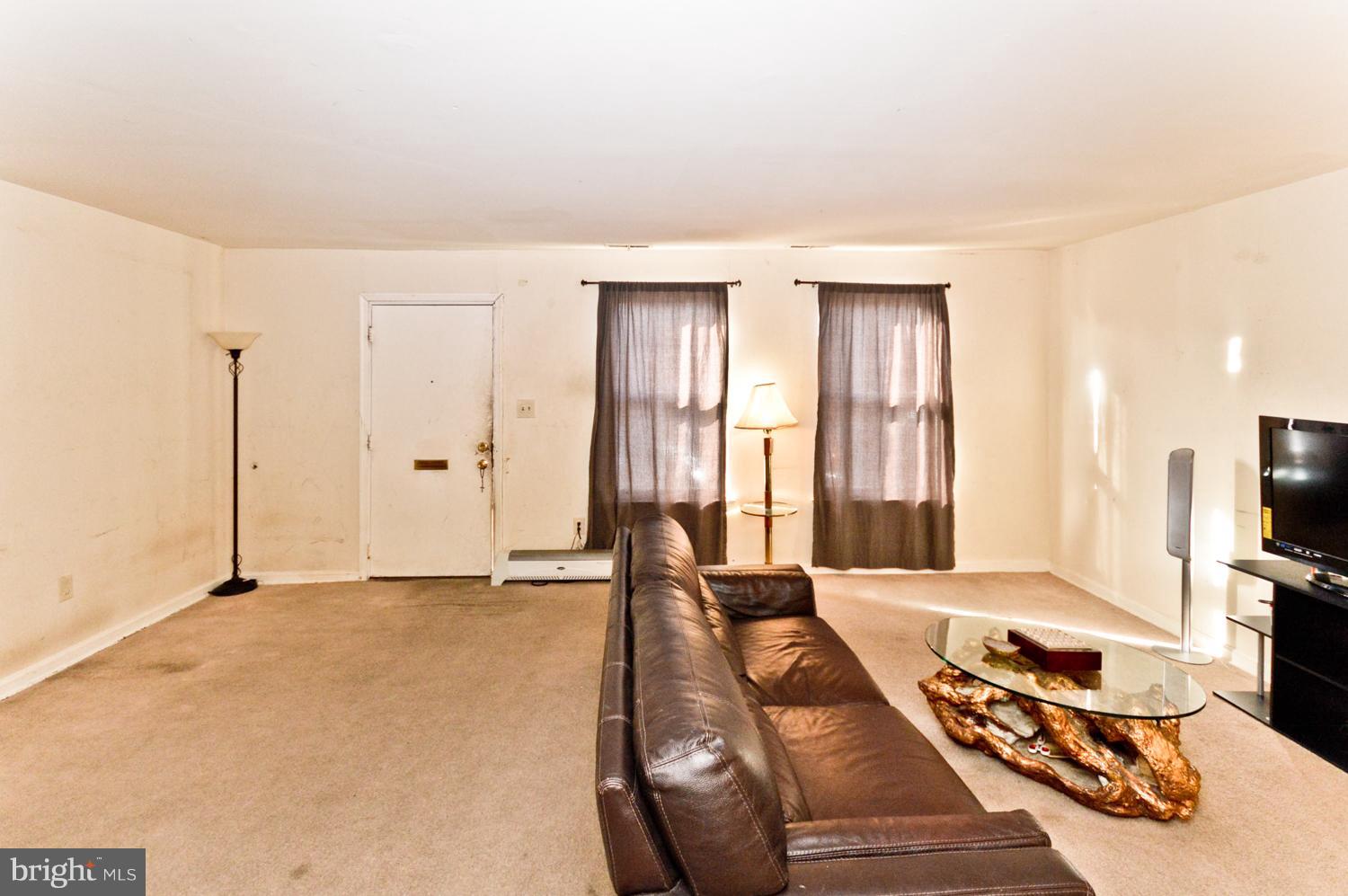 1975 Addison Road South District Heights, MD 20747 - Photo 8 of 24 Living Room