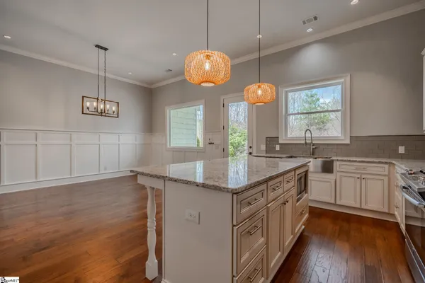 $1,095,000 | 38 The Cliffs Parkway, Landrum, SC 29356