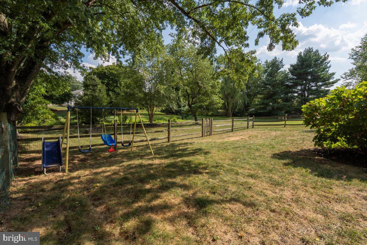 1267 Pebblebrook Road Warminster, PA 18974 - Photo 23 of 25 Gallery Image 23