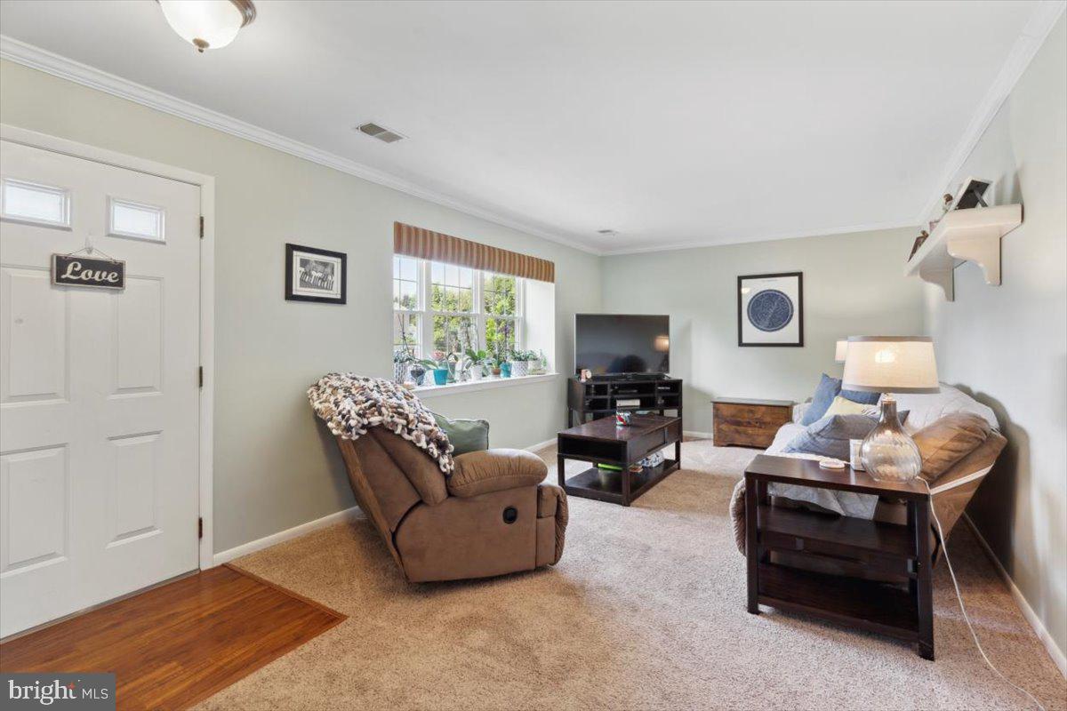 1267 Pebblebrook Road Warminster, PA 18974 - Photo 5 of 25 Gallery Image 5