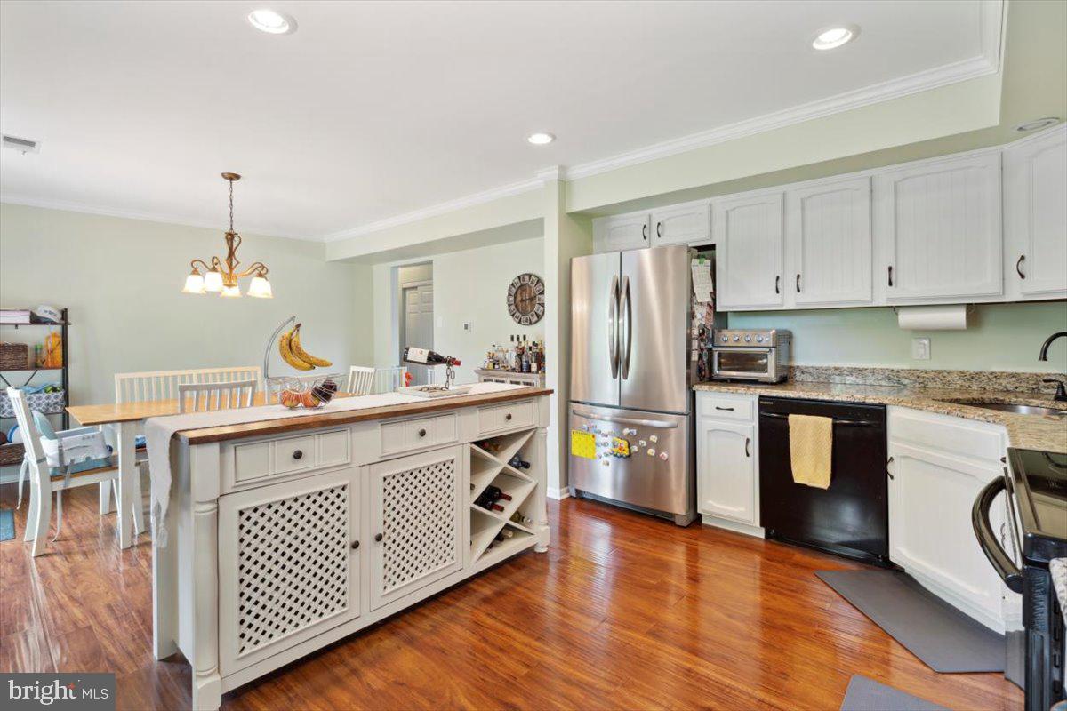 1267 Pebblebrook Road Warminster, PA 18974 - Photo 8 of 25 Gallery Image 8