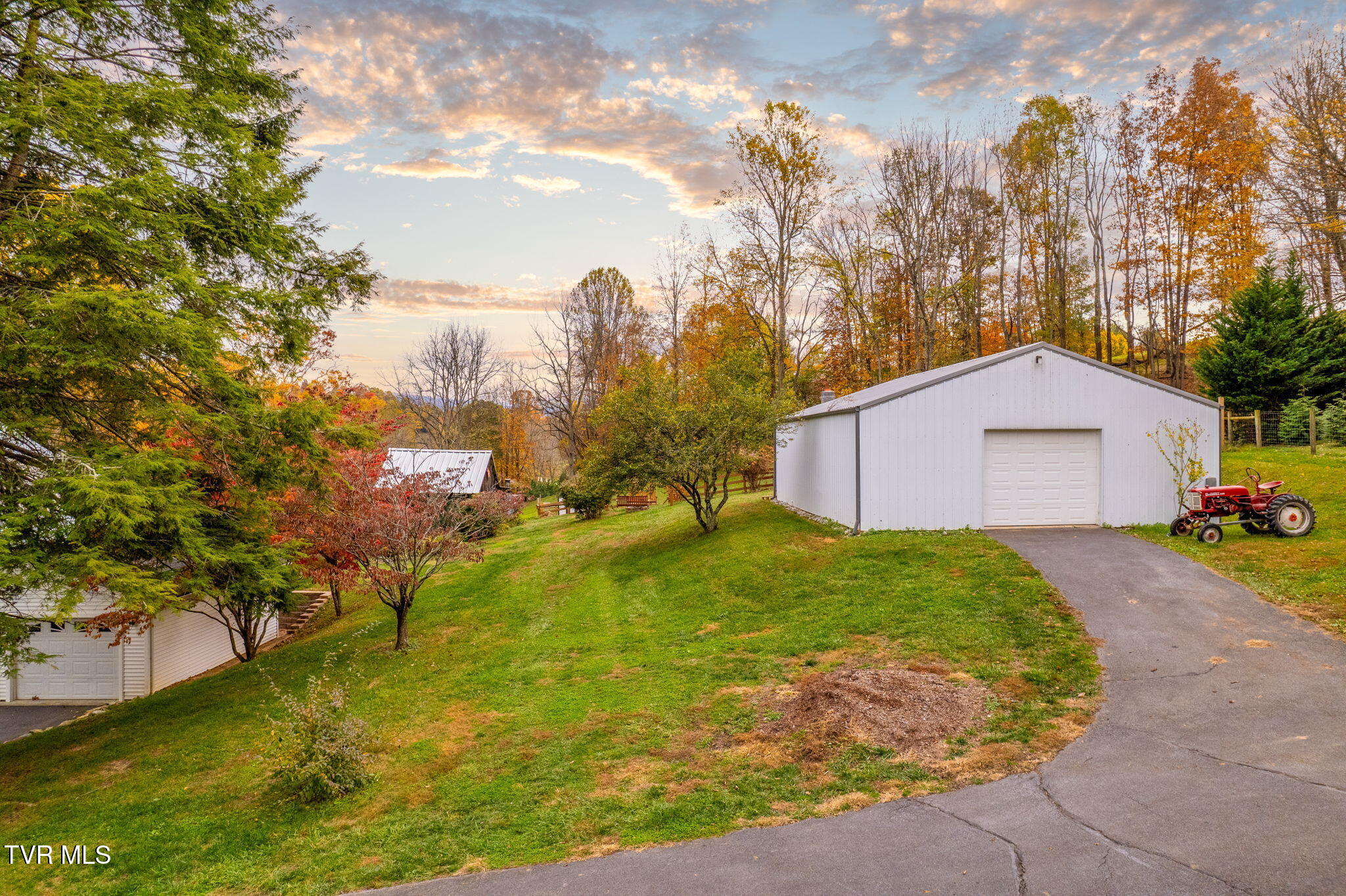 20564 McCann Road Damascus, VA 24236 - Photo 19 of 97 18-web-or-mls-20564-mccann-rd