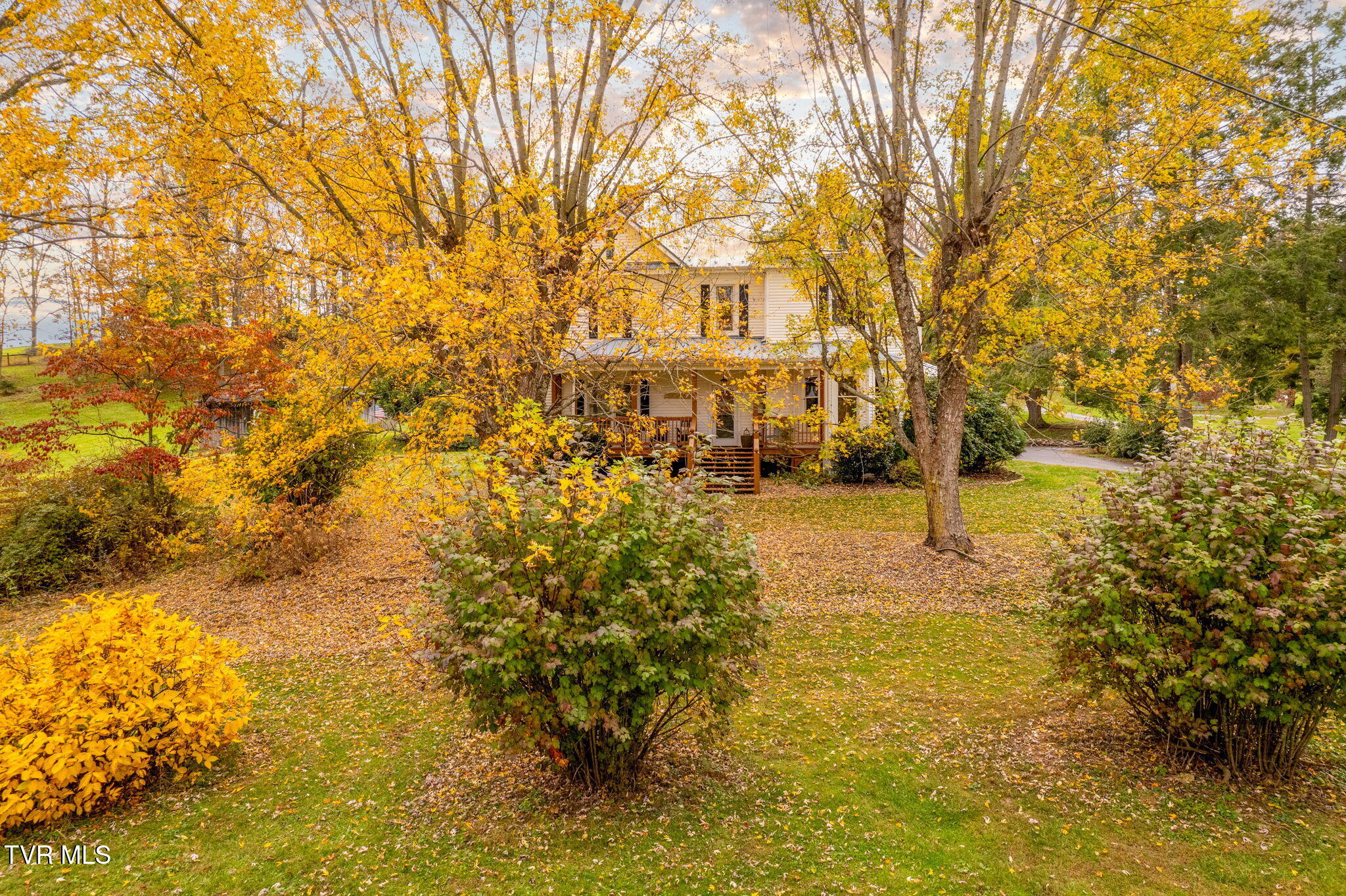 20564 McCann Road Damascus, VA 24236 - Photo 23 of 97 22-web-or-mls-20564-mccann-rd