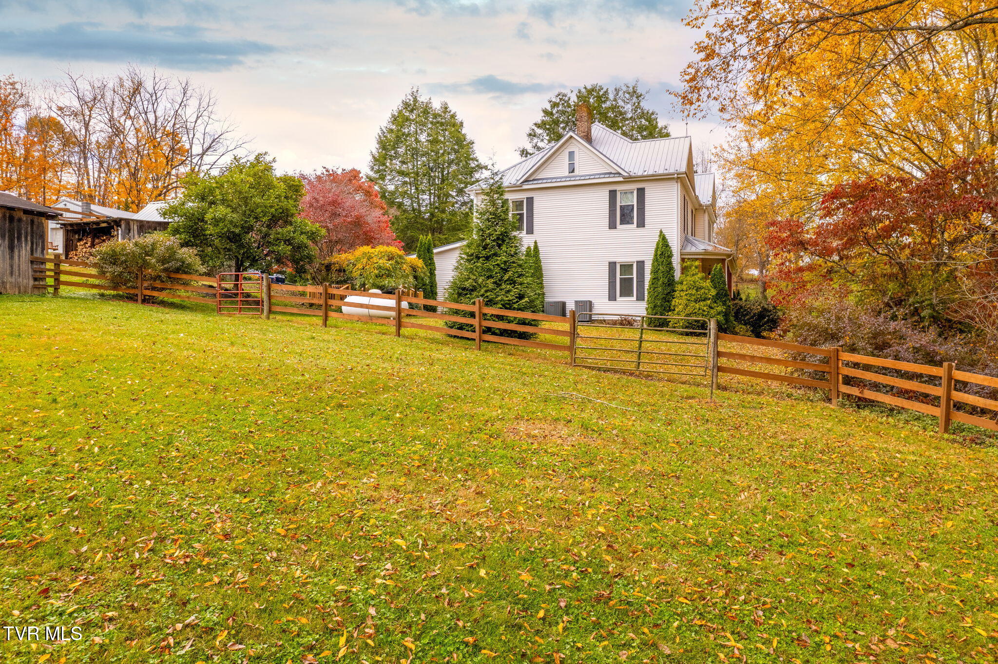 20564 McCann Road Damascus, VA 24236 - Photo 26 of 97 25-web-or-mls-20564-mccann-rd