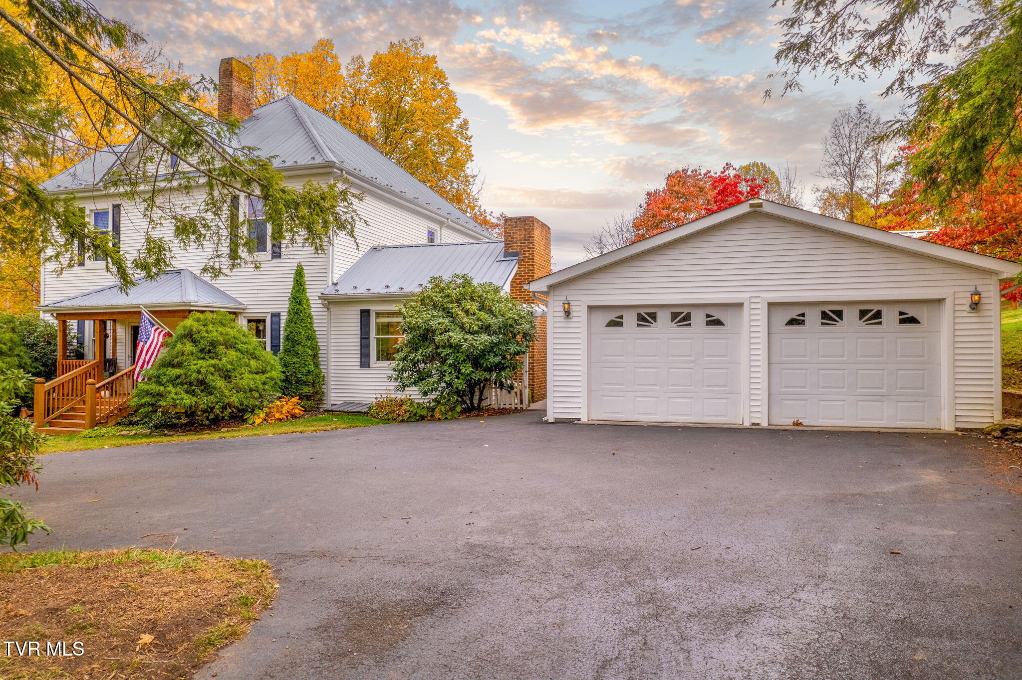 20564 McCann Road Damascus, VA 24236 - Photo 3 of 97 2-web-or-mls-20564-mccann-rd