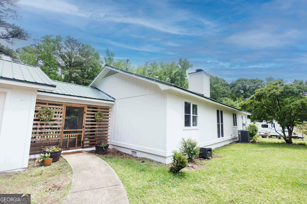 143 Hammond Road Jackson, GA 30233 - Photo 2 of 70