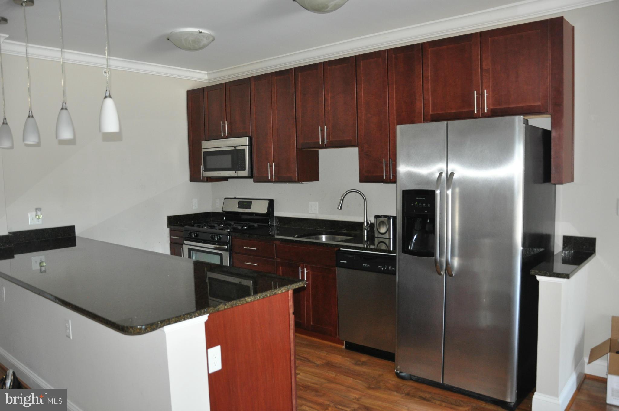 6301 Edsall Road, Unit 404 Alexandria, VA 22312 - Photo 10 of 15 Kitchen