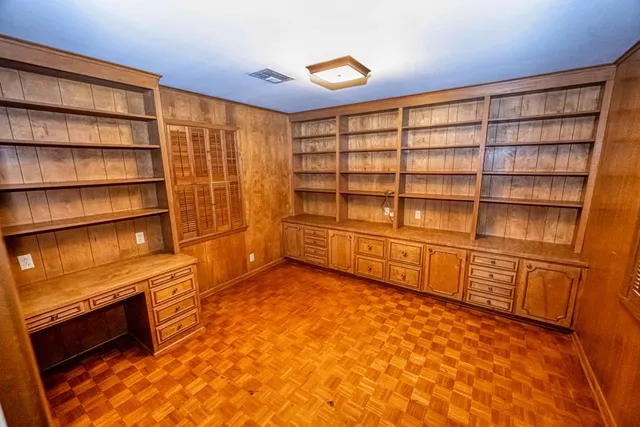 $585,000 | 301 Cedar Circle, Brenham, TX 77833