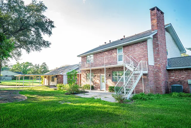 $585,000 | 301 Cedar Circle, Brenham, TX 77833