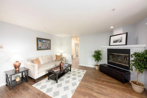$599,000 | 2425 South Norfolk Street, Unit 204, San Mateo, CA 94403