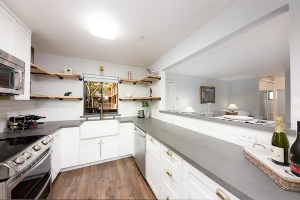 $599,000 | 2425 South Norfolk Street, Unit 204, San Mateo, CA 94403