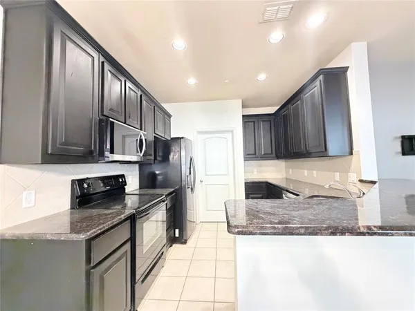 $2,300 | 304 Basil Street, Garland, TX 75040