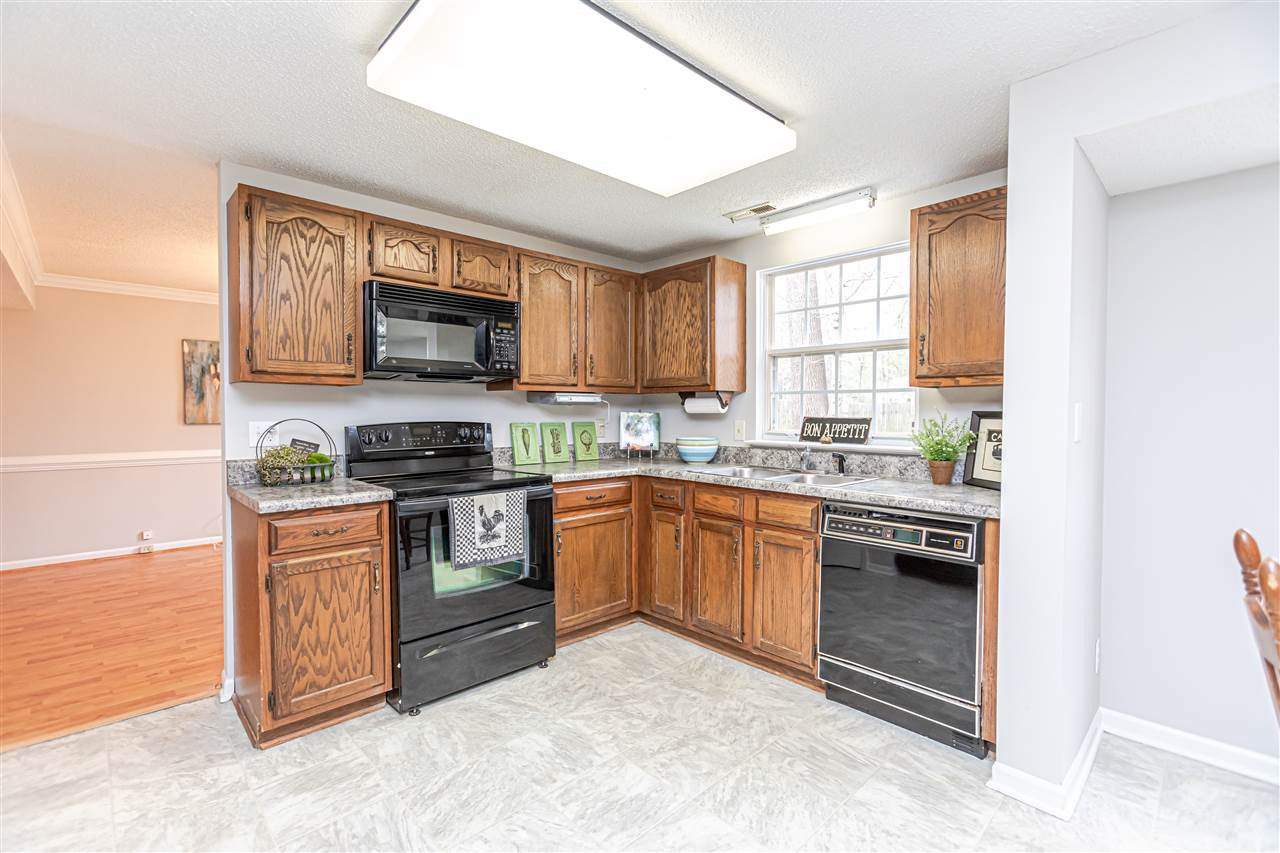 2117 Treverton Place Raleigh, NC 27609 - Photo 11 of 30 Kitchen with Window