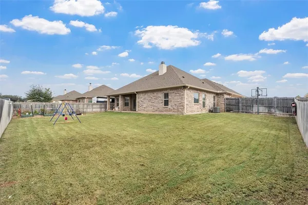 $465,000 | 717 Wintergreen Drive, Hewitt, TX 76643