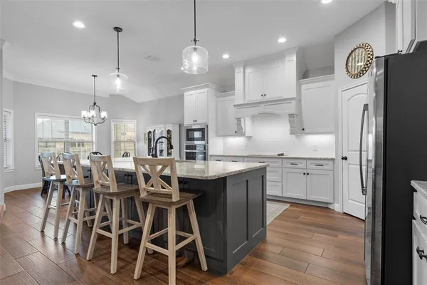 $465,000 | 717 Wintergreen Drive, Hewitt, TX 76643