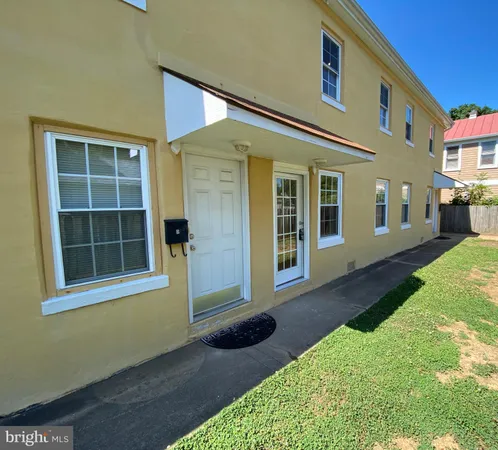$1,595 | 1115 Winchester Street, Unit C, Fredericksburg, VA 22401