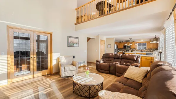 $550,000 | 10571 Karston Avenue Northeast, Albertville, MN 55301
