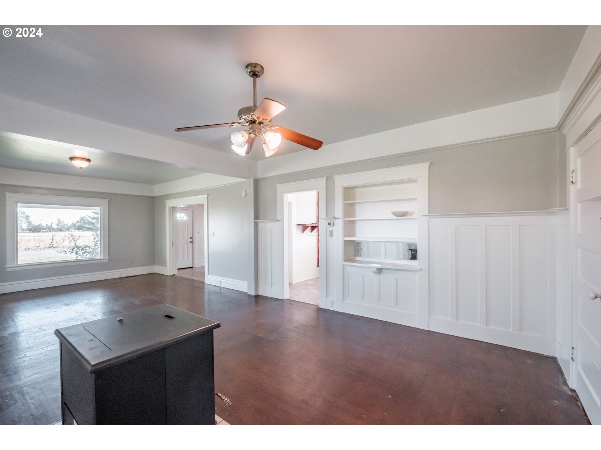 28766 Highway 36 Junction City, OR 97448 - Photo 14 of 36 a view of an empty room and a kitchen