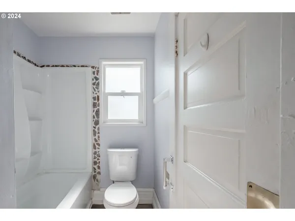 $1,475,000 | 28766 Highway 36, Junction City, OR 97448