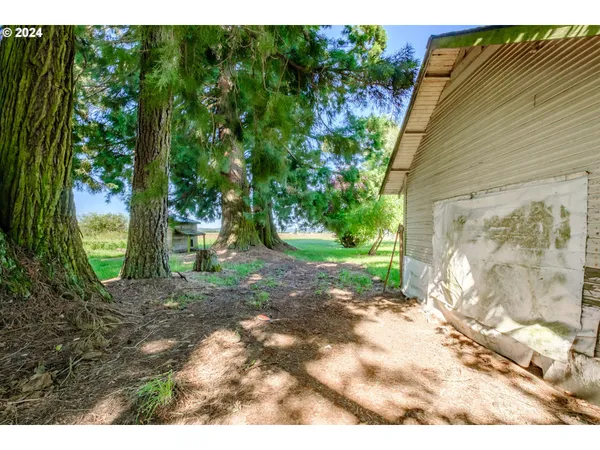 $1,475,000 | 28766 Highway 36, Junction City, OR 97448