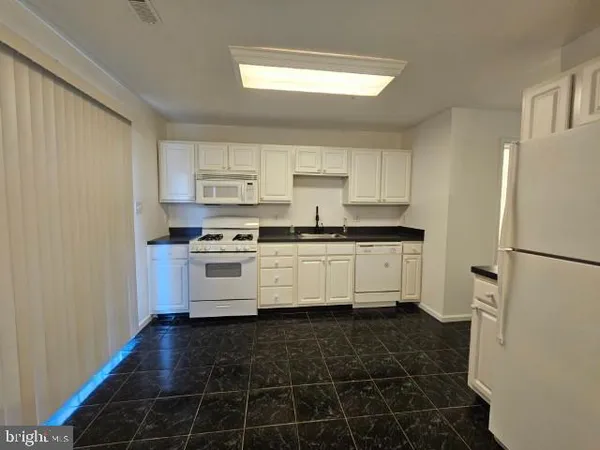 $2,850 | 1608 Beacon Hill Drive, Sicklerville, NJ 08081