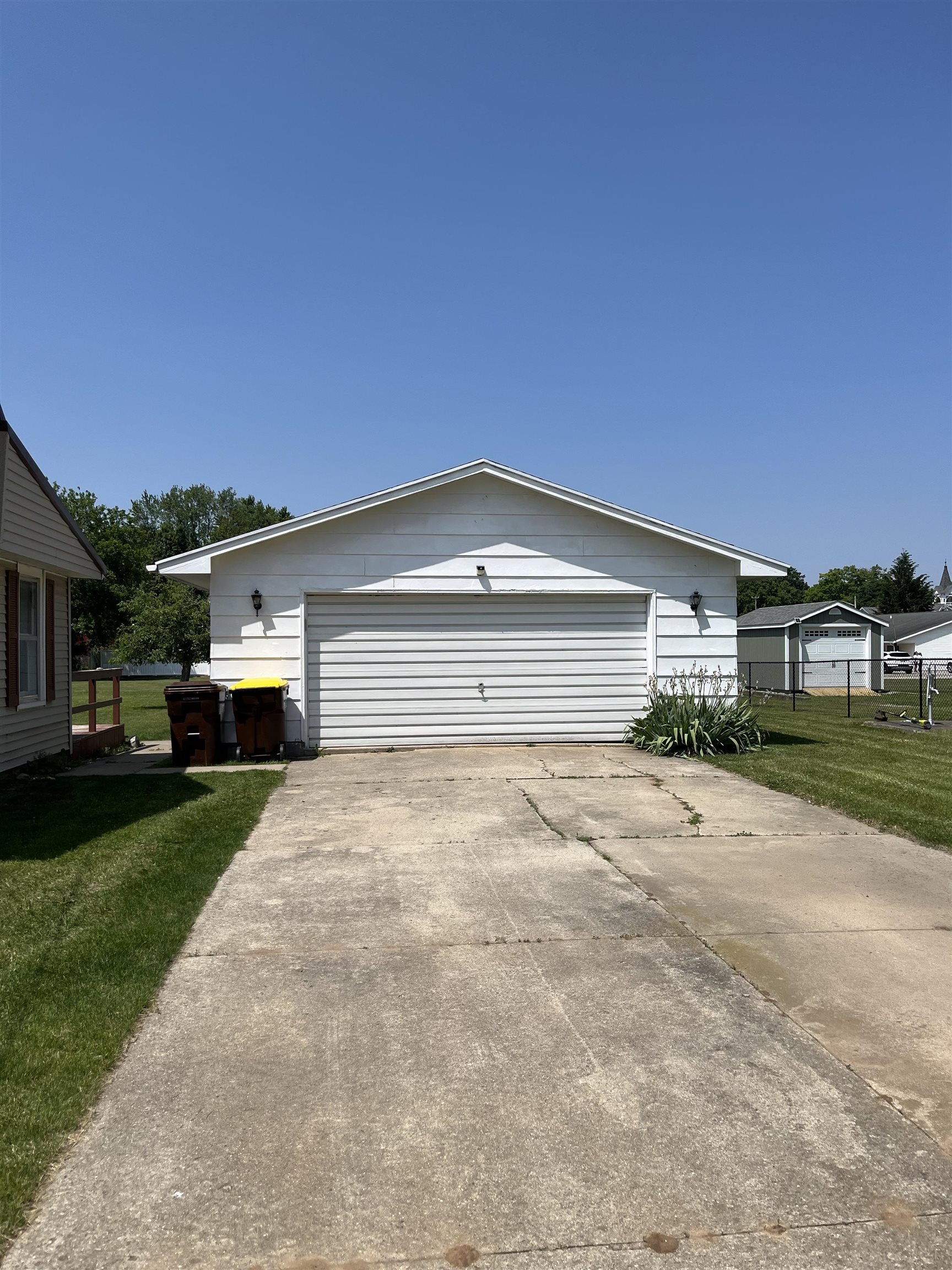 214 Cook Street Maple Rapids, MI 48853 - Photo 2 of 6