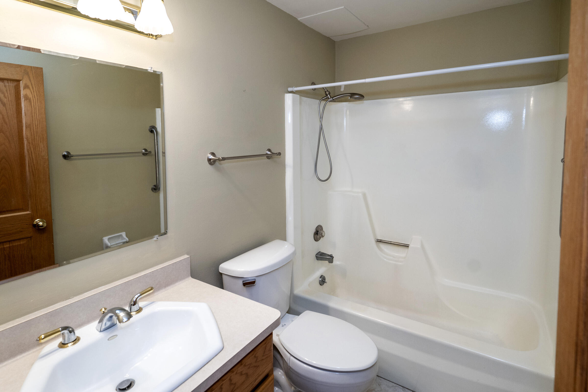 11937 West Appleton Avenue, Unit 14 Milwaukee, WI 53224 - Photo 45 of 64 Full Bath #2