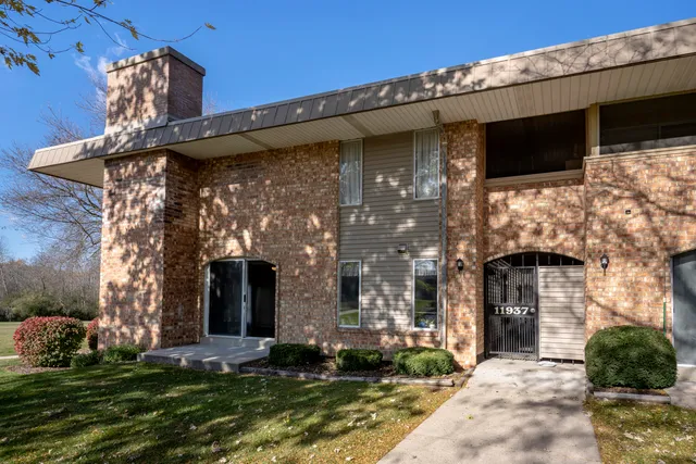 $209,900 | 11937 West Appleton Avenue, Unit 14, Milwaukee, WI 53224