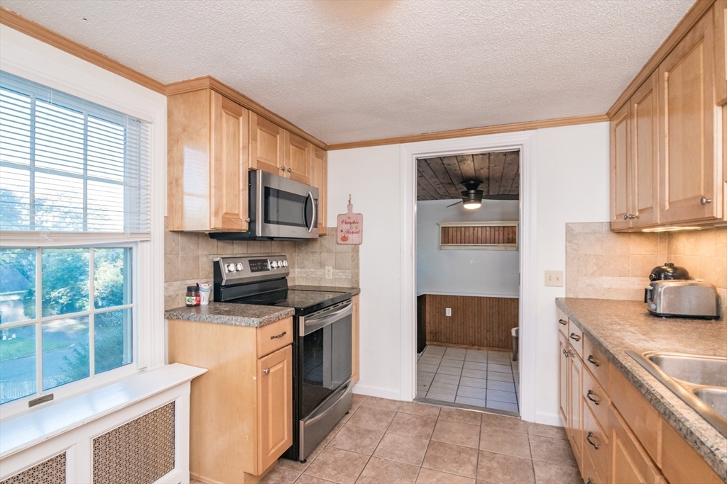 95 Benz Street Springfield, MA 01118 - Photo 11 of 23 Gallery Image 11