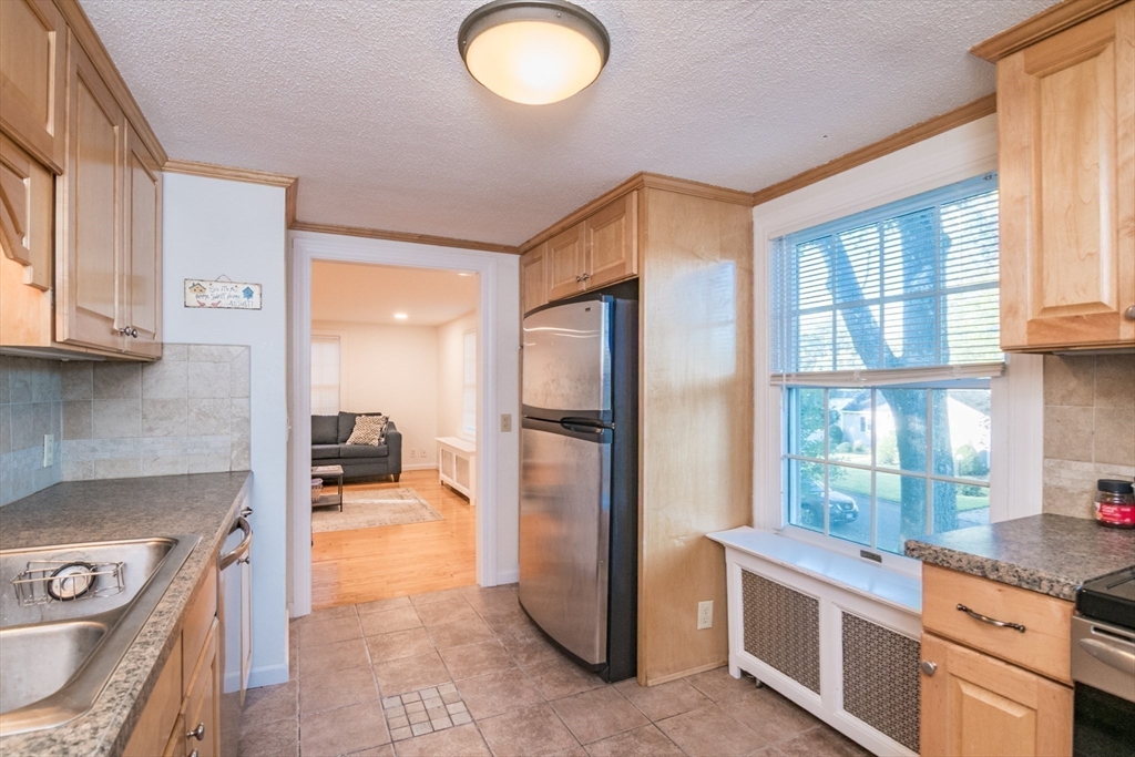 95 Benz Street Springfield, MA 01118 - Photo 10 of 23 Gallery Image 10