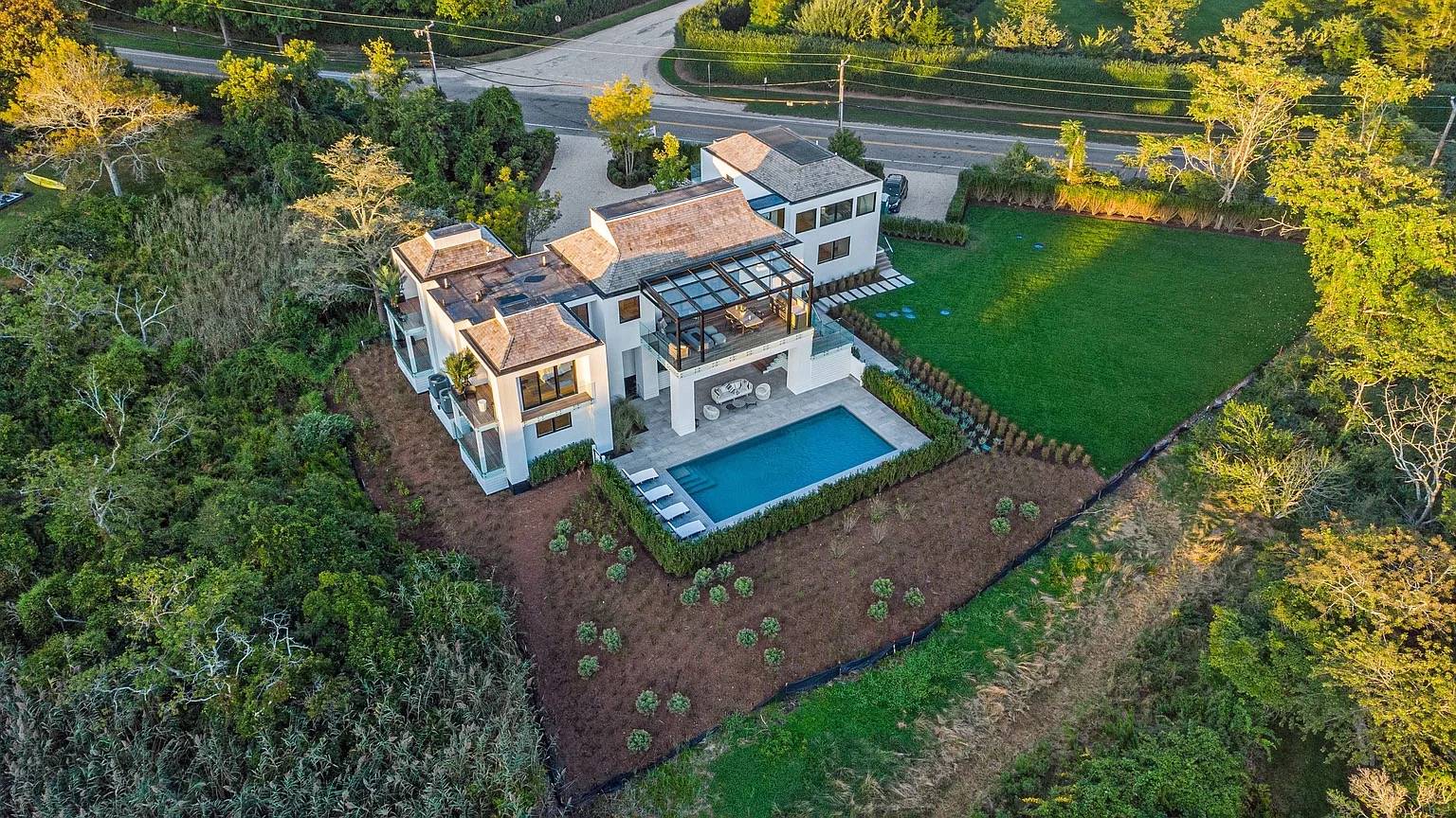 1076 Ocean Road Bridgehampton, NY 11932 - Photo 21 of 26