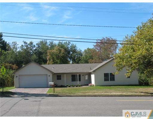 43 Cambridge Road Kendall Park, NJ 08824 - Photo 1 of 12 Gallery Image 1
