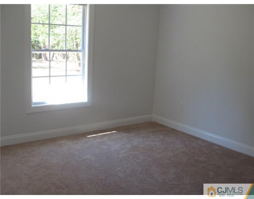 43 Cambridge Road Kendall Park, NJ 08824 - Photo 12 of 12 Gallery Image 12