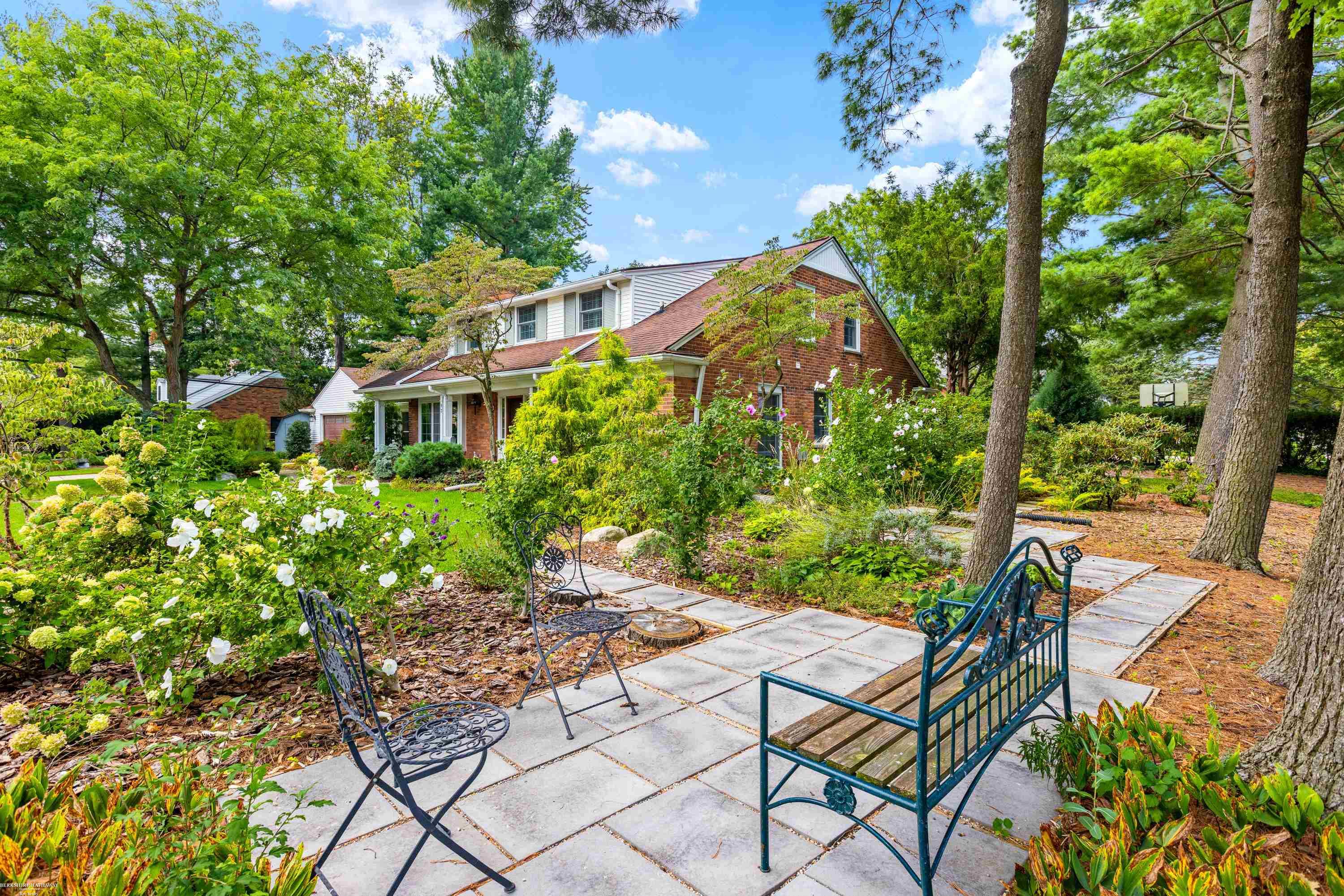 92 Deeplands Road Grosse Pointe, MI 48236 - Photo 21 of 75 50121634-20.JPG