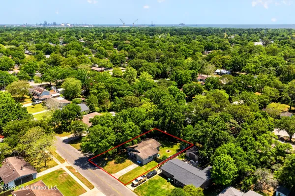 $130,000 | 2208 Kingsberry Avenue, Pascagoula, MS 39567
