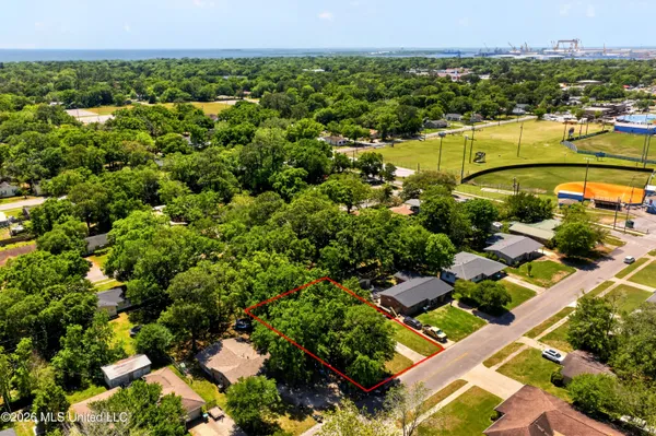 $130,000 | 2208 Kingsberry Avenue, Pascagoula, MS 39567