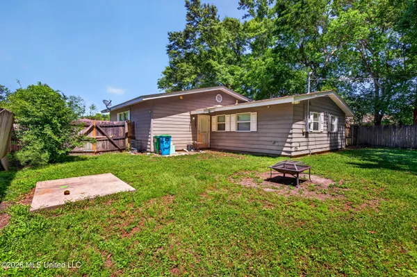 $130,000 | 2208 Kingsberry Avenue, Pascagoula, MS 39567
