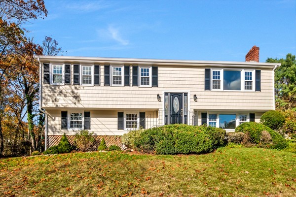 40 Hillcrest Road Medfield, MA 02052 - Photo 1 of 30 Gallery Image 1